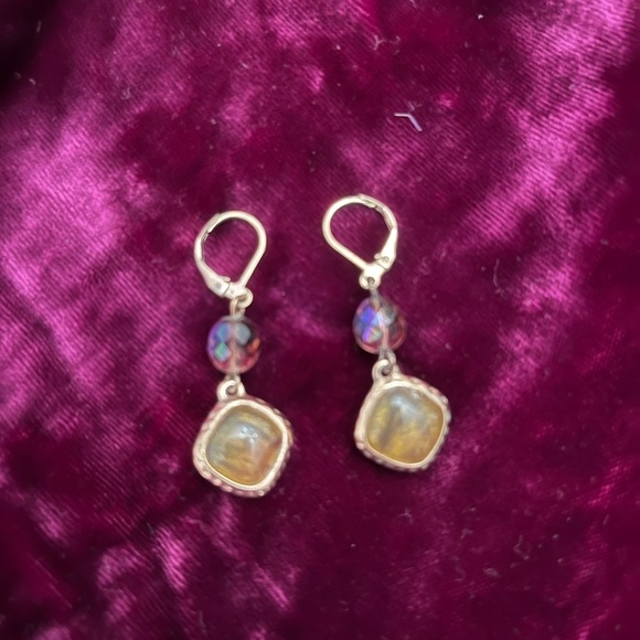 Pretty earrings - Picture 1 of 3